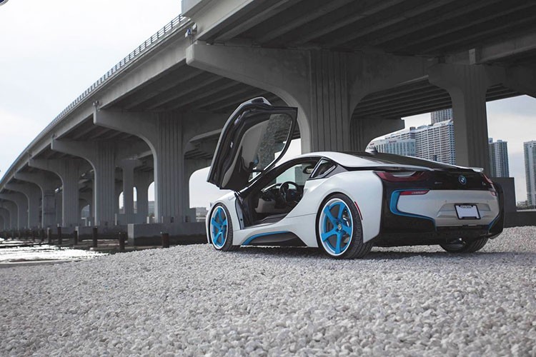 BMW i8 